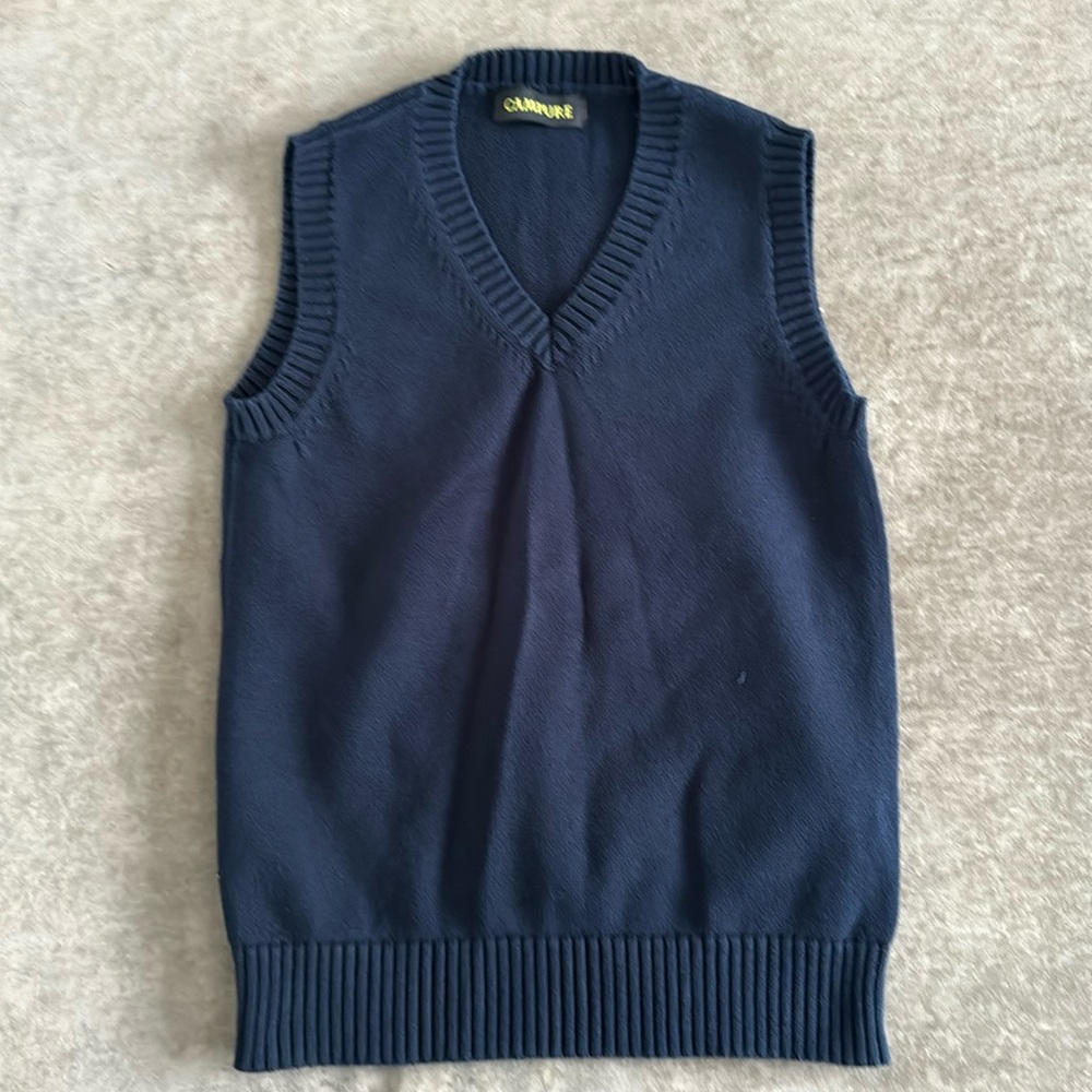 Campure vest. 100% Cotton knit vest. Sleeveless. V-neck. Color- navy size- Med